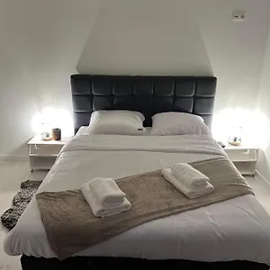 Апартаменты Prachtige In Centrum Met Badkamer ! 